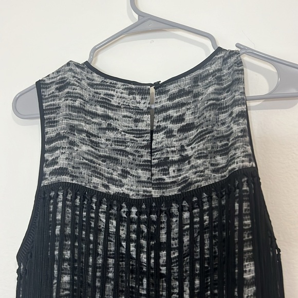 Michael Kors Dress. Fringe on beautiful snakeskin size 10 - Picture 8 of 10